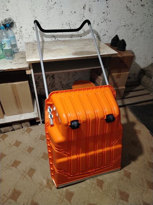 Лопата для уборки снега