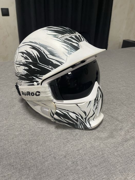Ски каска Ruroc + очила