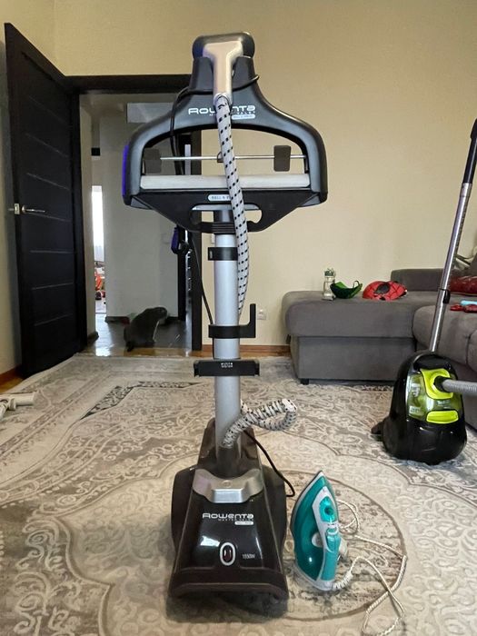 Продам отпариватель Rowenta (утюг Scarlett в подарок)