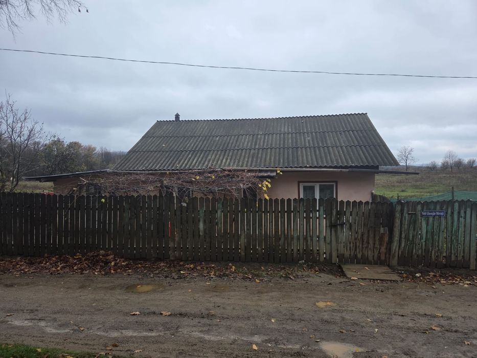 Vând casă cu teren Barnova