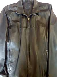 Продам кожаную куртку 54 размера