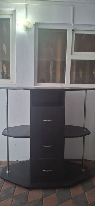 Comoda cu un stil aparte facut pe comanda pret 450lei negociabil
