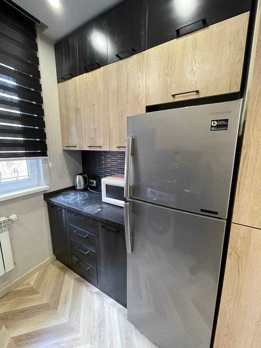 Ц-4 Кафе Бухара 1(2)-комн 4/4 45 м² кирпич 2х6 евроремонт меб/тех