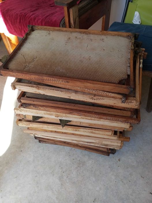 Пчелен восък- гр. Банкя