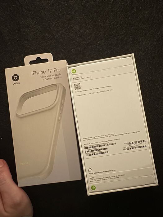 vând iphone de 256 nou sigilat cu husă originala!!