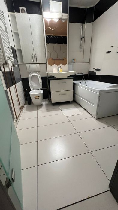 Ap.de închiriat,lux,modern,lângă Facultatea de Medicina