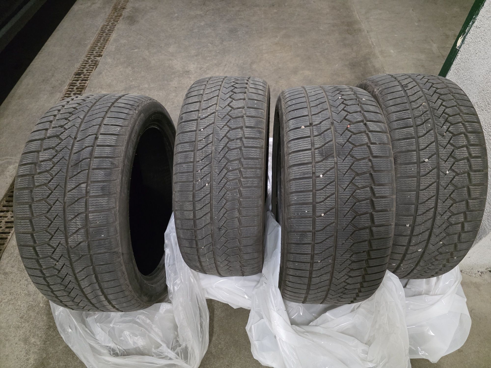 Зимни Спорт пакет 275/40 R19, 255/40 R19