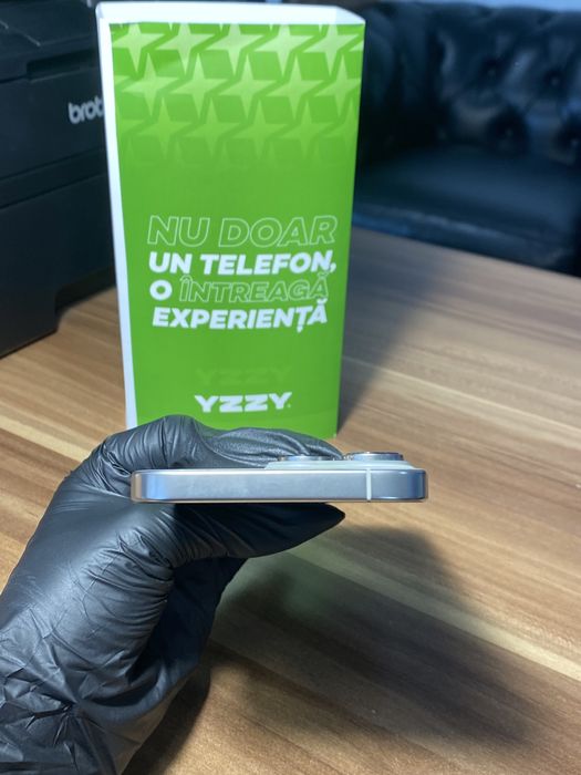 iPhone 16 Pro Max • 256 GB • Natural Titanium