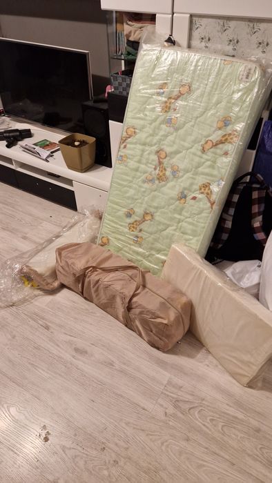 Vand patut pliant Bertoni Lorelly + toate accesoriile