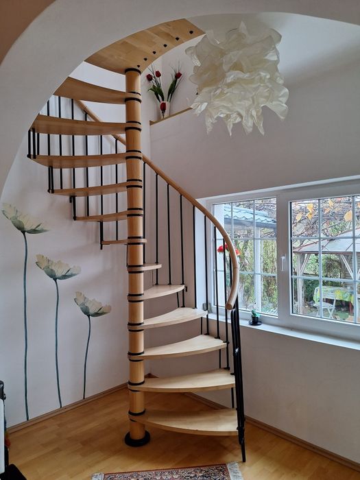 Scara interioara spirală