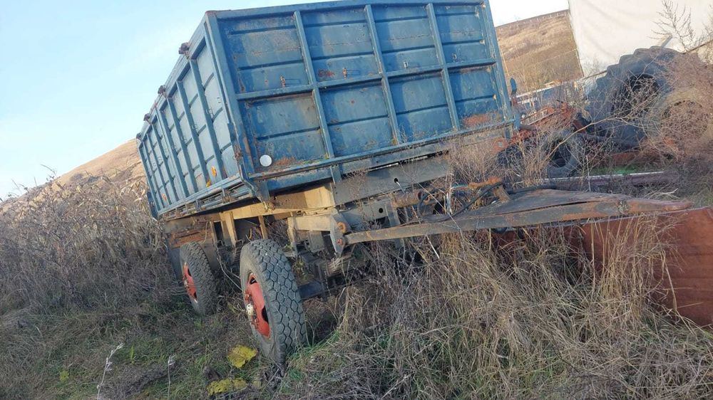 De vanzare remorca auto