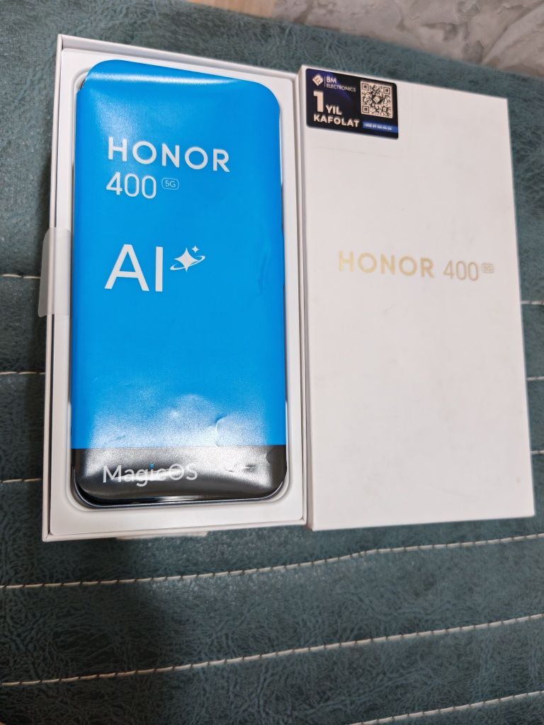 Honor 400 5G  12+12/256GB New