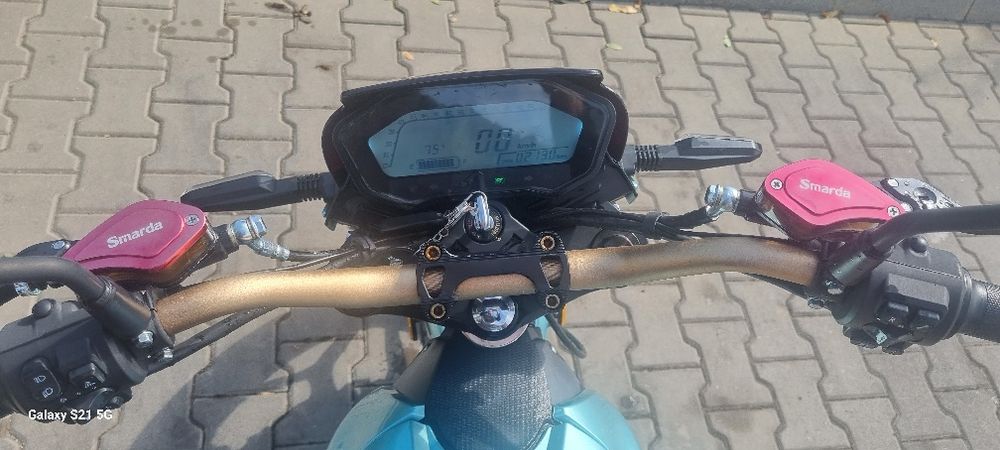 Motocicleta electeica B