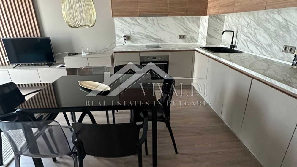 Двустаен под наем  в Св.Св.Константин и Елена, паркомясто.