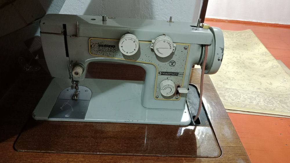 Швейная машинка тумба Подольск