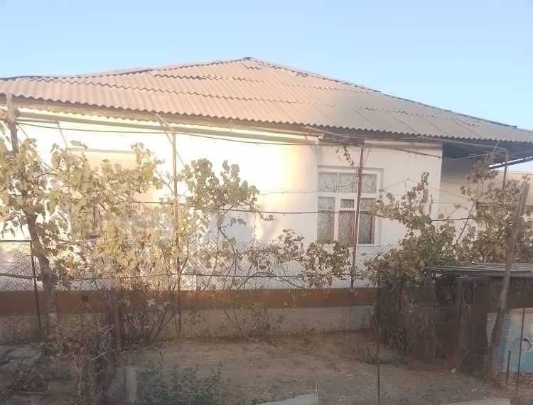 Продается большой дом с земельным участком в центре города