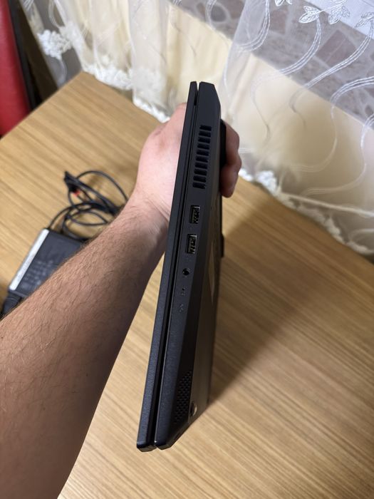 Leptop gaiming lenovo IdeaPad3