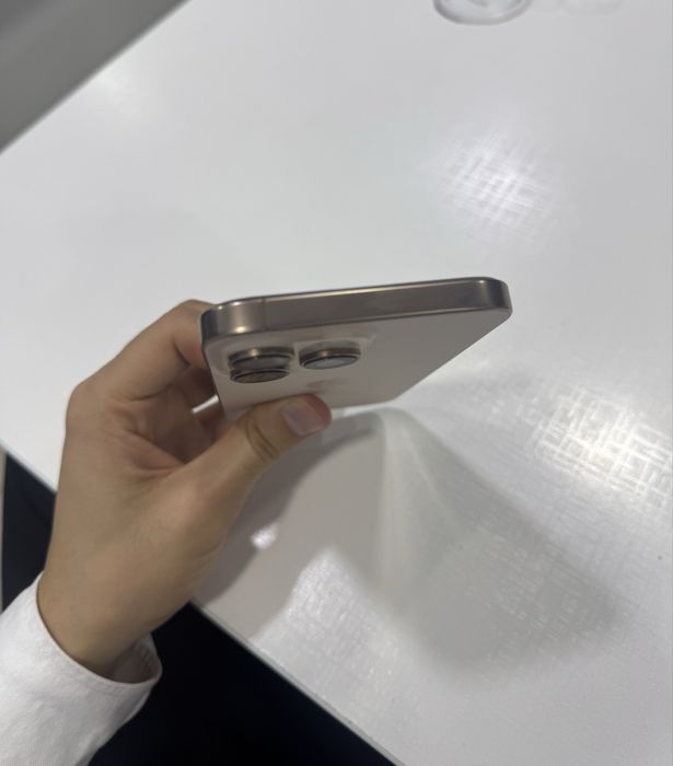 iphone 16 pro max 256gb Sim Desert titanium