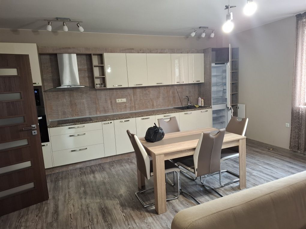 Дава се под наем Двустаен апартамент в Казанлък - 82 кв.м за 357 € - Снимка #7