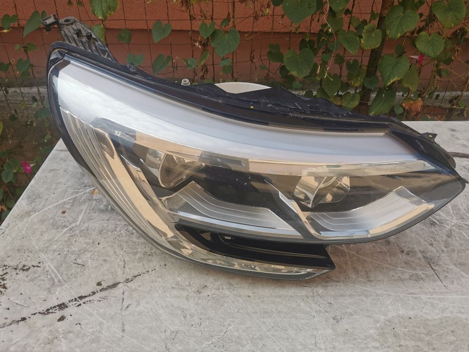Far dreapta Renault megane 4