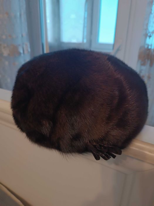 Норковая шапка женская б/у в отличном состоянии.