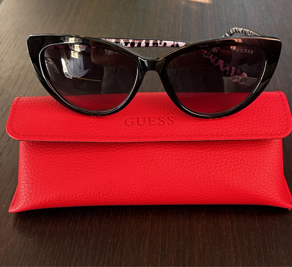 Дамски слънчеви очила Guess