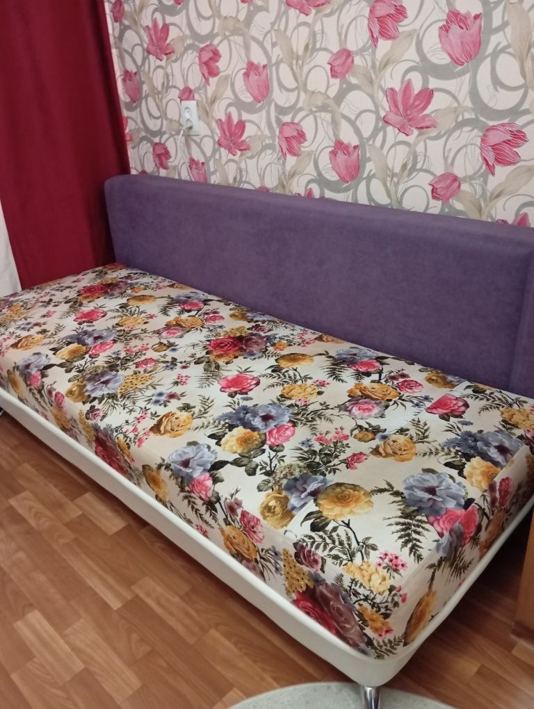 Продам диван в хорошем состоянии