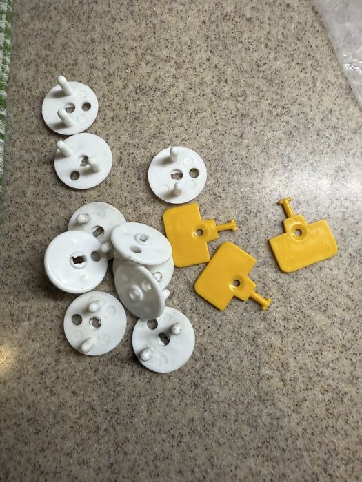 Заглушки для розеток для защиты детей