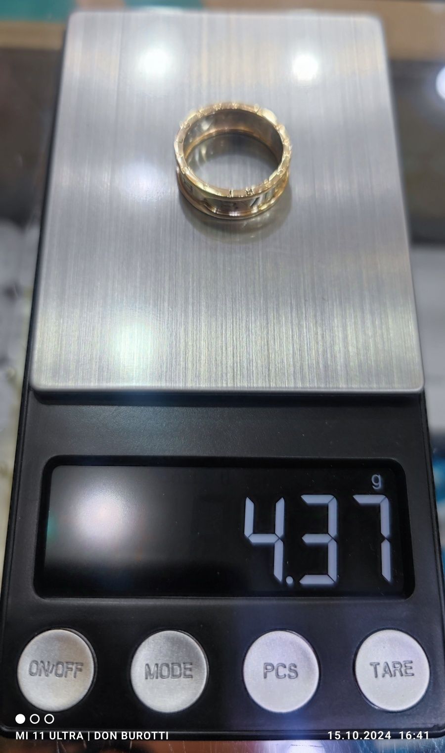 Женское золотое кольцо BVLGARI