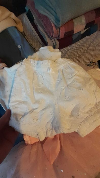 Pantaloni scurti H&M,pentru fetite,4-6 luni