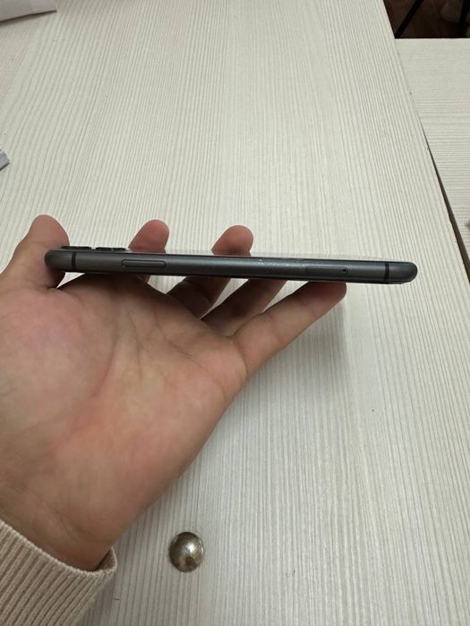 Продать Iphone 11