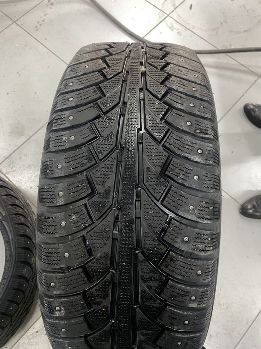 Продам зимние шины 275/55/20