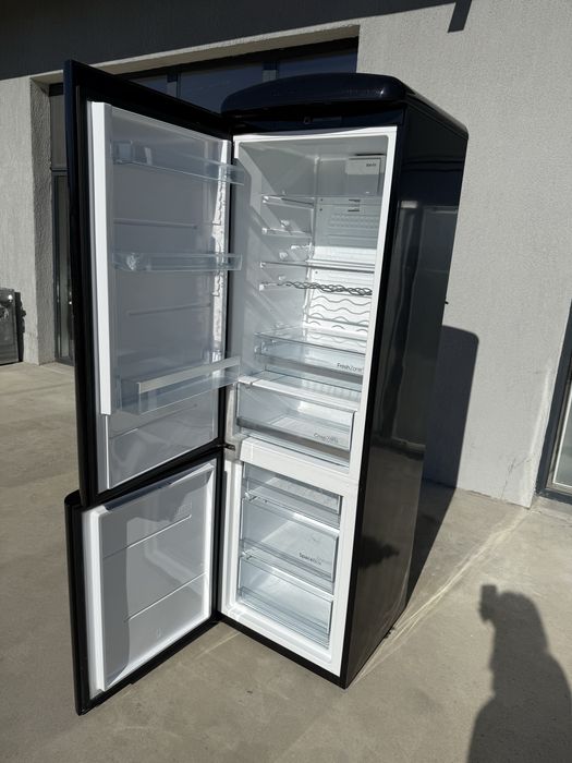 Черен Хладилник с фризер Gorenje