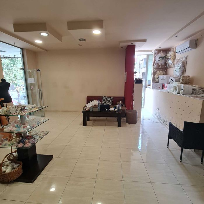 Продава се Магазин в Благоевград, Идеален център - 100 кв.м за 3200 €/кв.м - Снимка #1