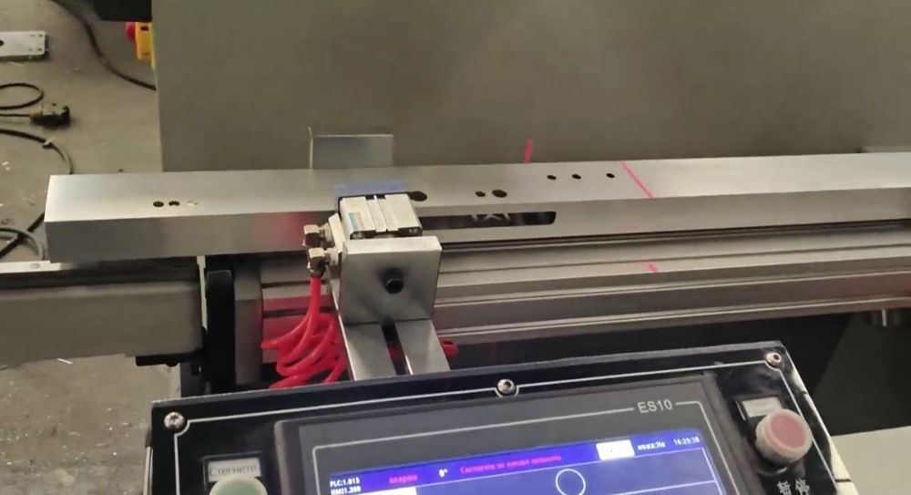 CNC фреза за всички видове цветни метали-алуминий, PVC, дърво, дограма