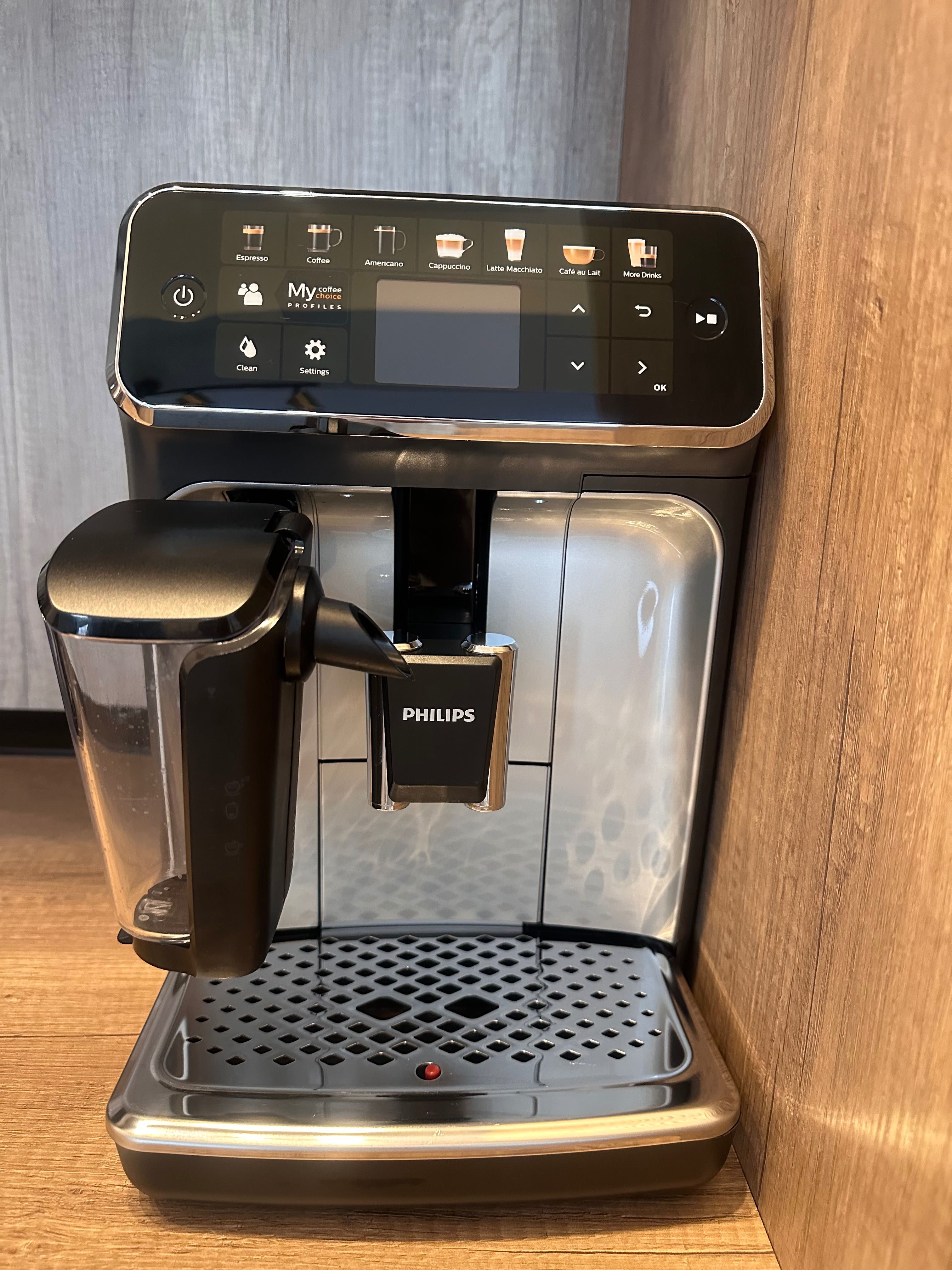 Espressor Philips LatteGo seria 5400
