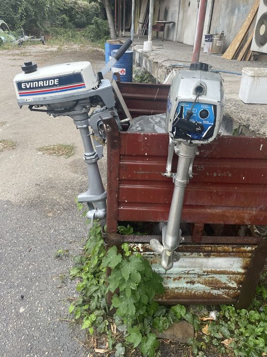 Два извънбордови двигатели Suzuki и Evinrude