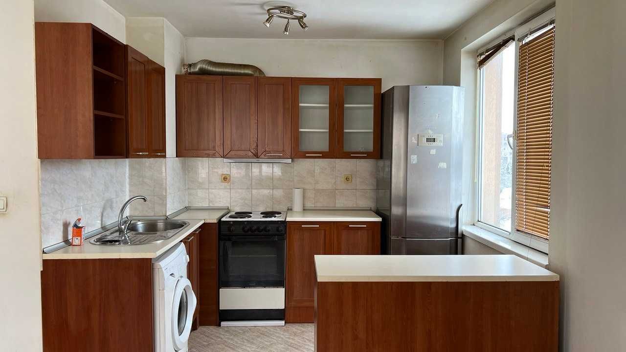 Продава се Двустаен апартамент в София, Люлин 6 - 68 кв.м за 2030 €/кв.м - Снимка #1