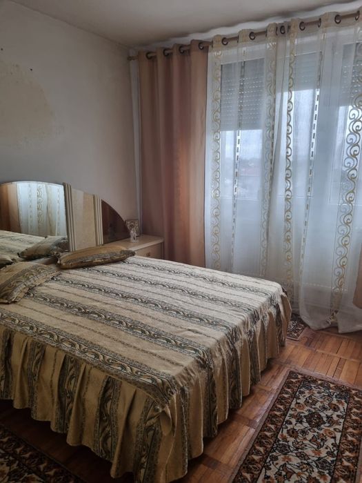 titlu:  Ocazie! Persoana fizica,vând apartament cu 3 camere, mobilat.