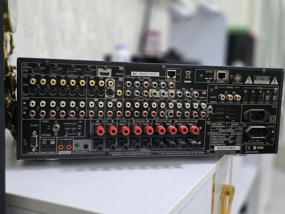 DENON AVR-3808 ресивер сотилади. Холати жуда зур пульт бор.
