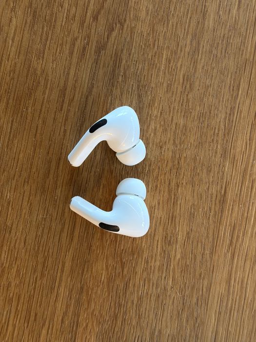 Airpods Pro wireless charging