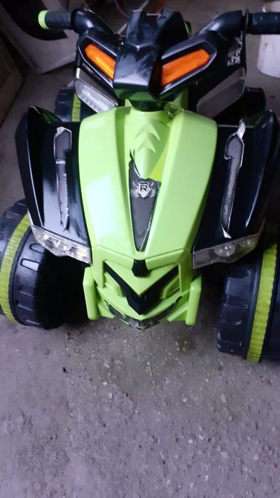 Vând ATV COPII  cu  incarcare electrica