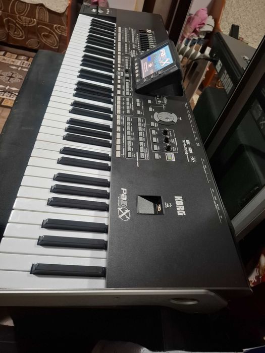 Korg pa3x 76k (256mb RAM)