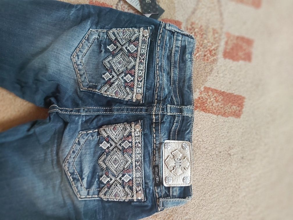 Blugi pentru fete
