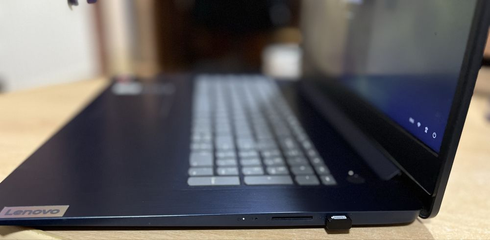 Lenovo Idea Pad 3 slim 17”