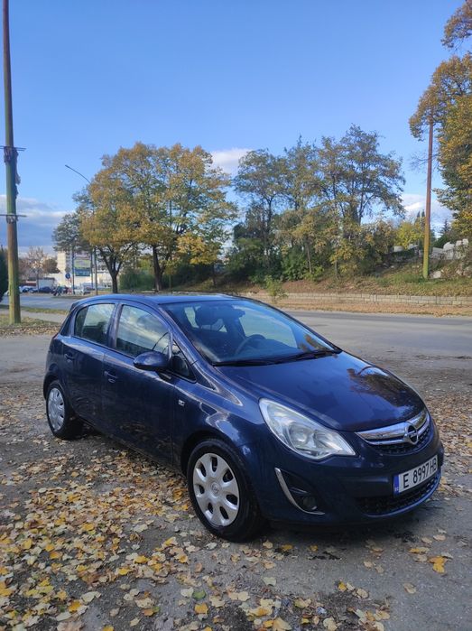 продава се Opel Corsa D