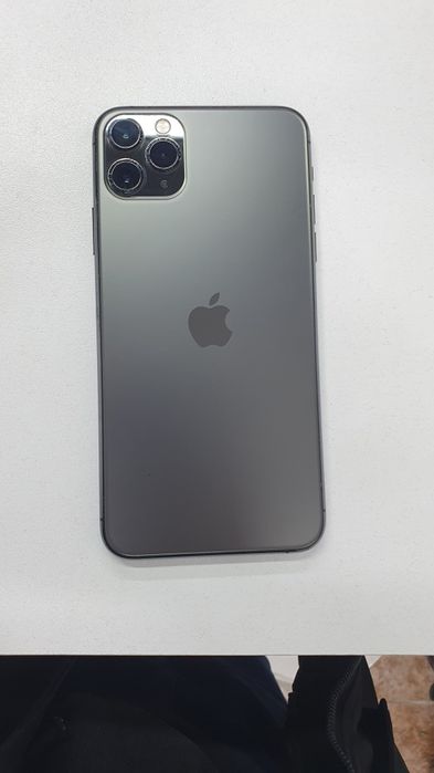 Iphone 11Pro Max 256Гб , в среднем состояние.