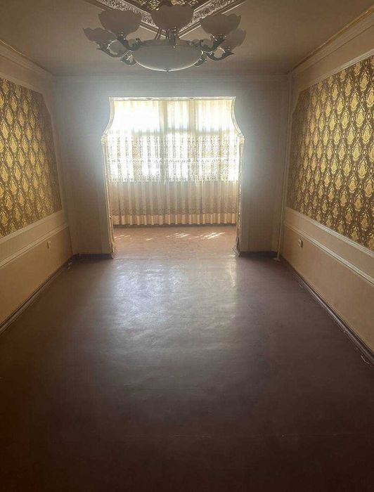 1чи каватда жойлашган квартира сотилади