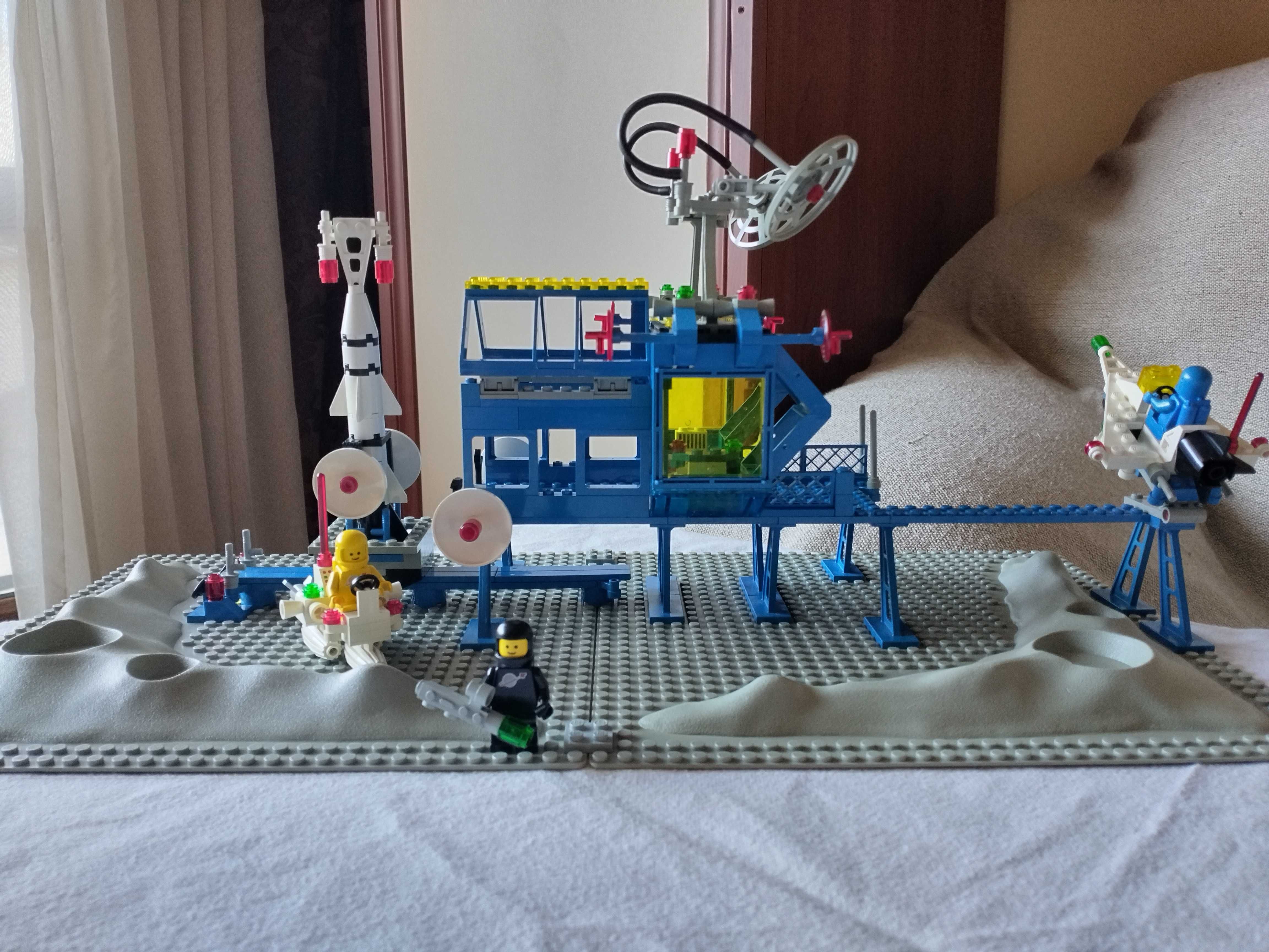 Lego Classic space 6971 Inter-Gallactic Command Base