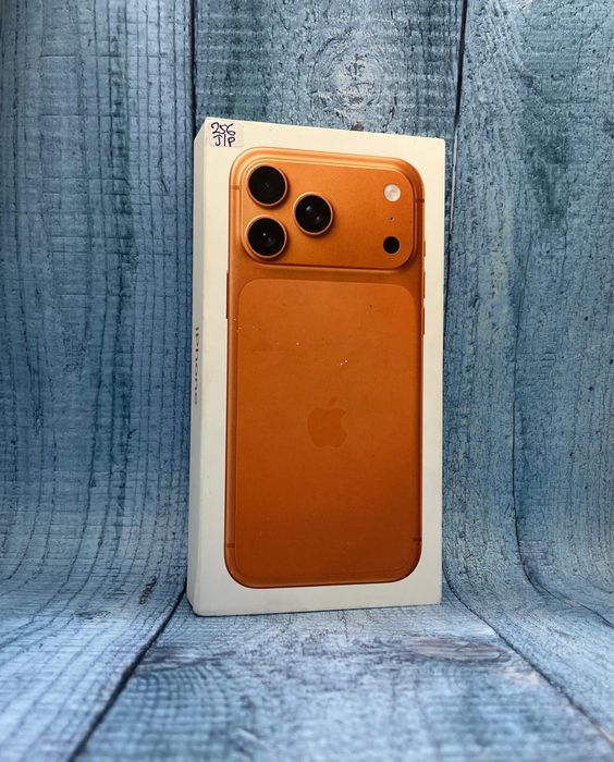 Новый запакованный Iphone 17 Pro max 256gb ,год гарантии